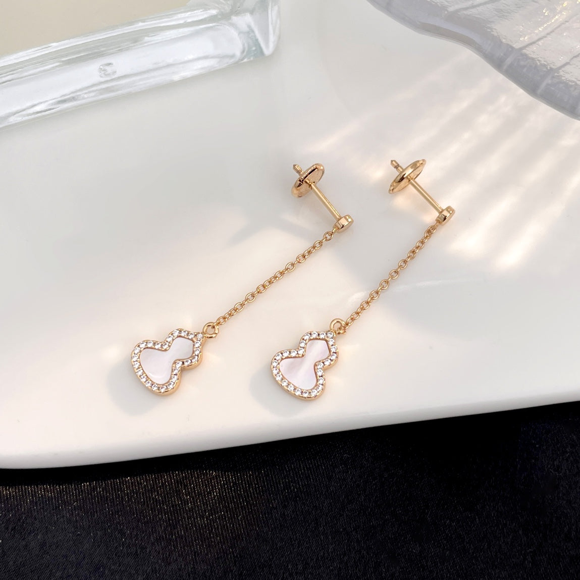 QEELIN WULU DIAMOND PINK GOLD DROP MINI EARRINGS