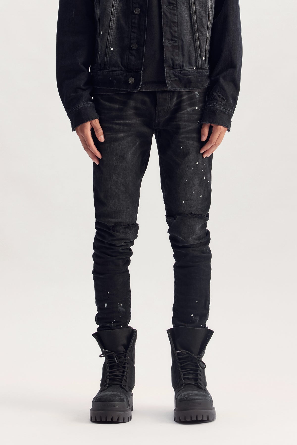 P001 Black Resin Knee Slit