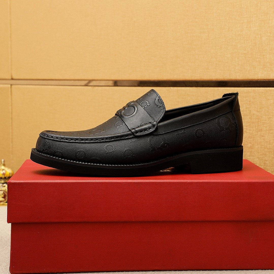 Ferragamo Men's Black Embossed Hardware Loafers